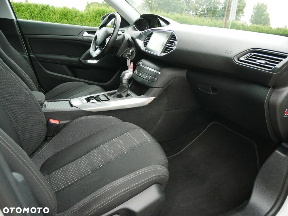 Peugeot 308 BlueHDi FAP 150 Stop&Start Automatik Allure - 21