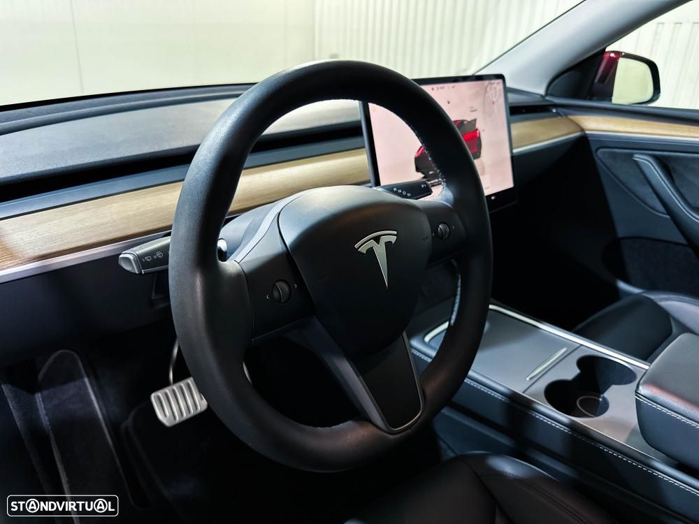 Tesla Model Y Performance Dual Motor AWD — fotografia 19