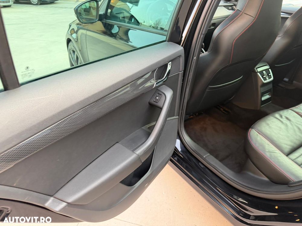 Skoda Octavia 2.0 TDI (Green tec) 4x4 DSG RS - 17