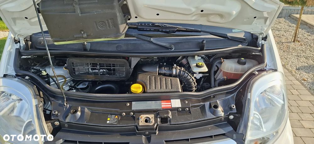 Opel vivaro - 9