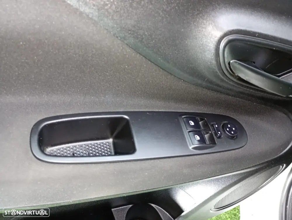 Fiat Punto 1.3 M-Jet Easy S&S - 12