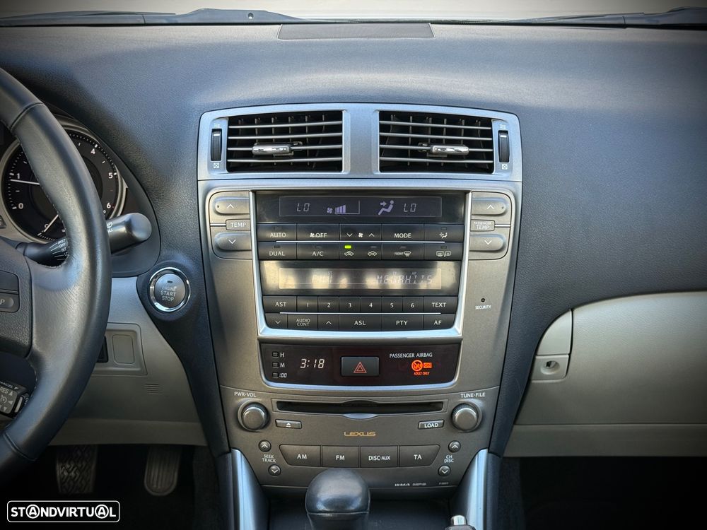 Lexus IS 220 d P.Luxury 4D - 13