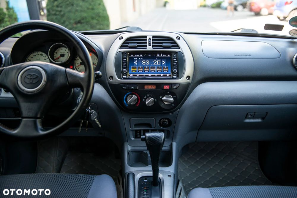 Toyota RAV4 2.0 VVT-i 4x4 - 28