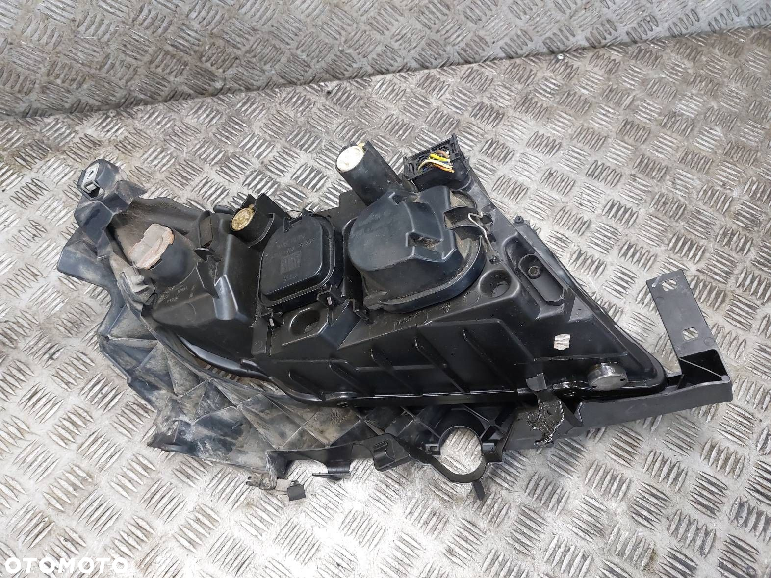 LAMPA LEWY PRZÓD BMW E90 E91 VALEO 6942721 - 5