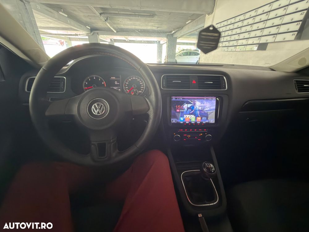 Volkswagen Jetta 1.2 TSI Comfortline - 6