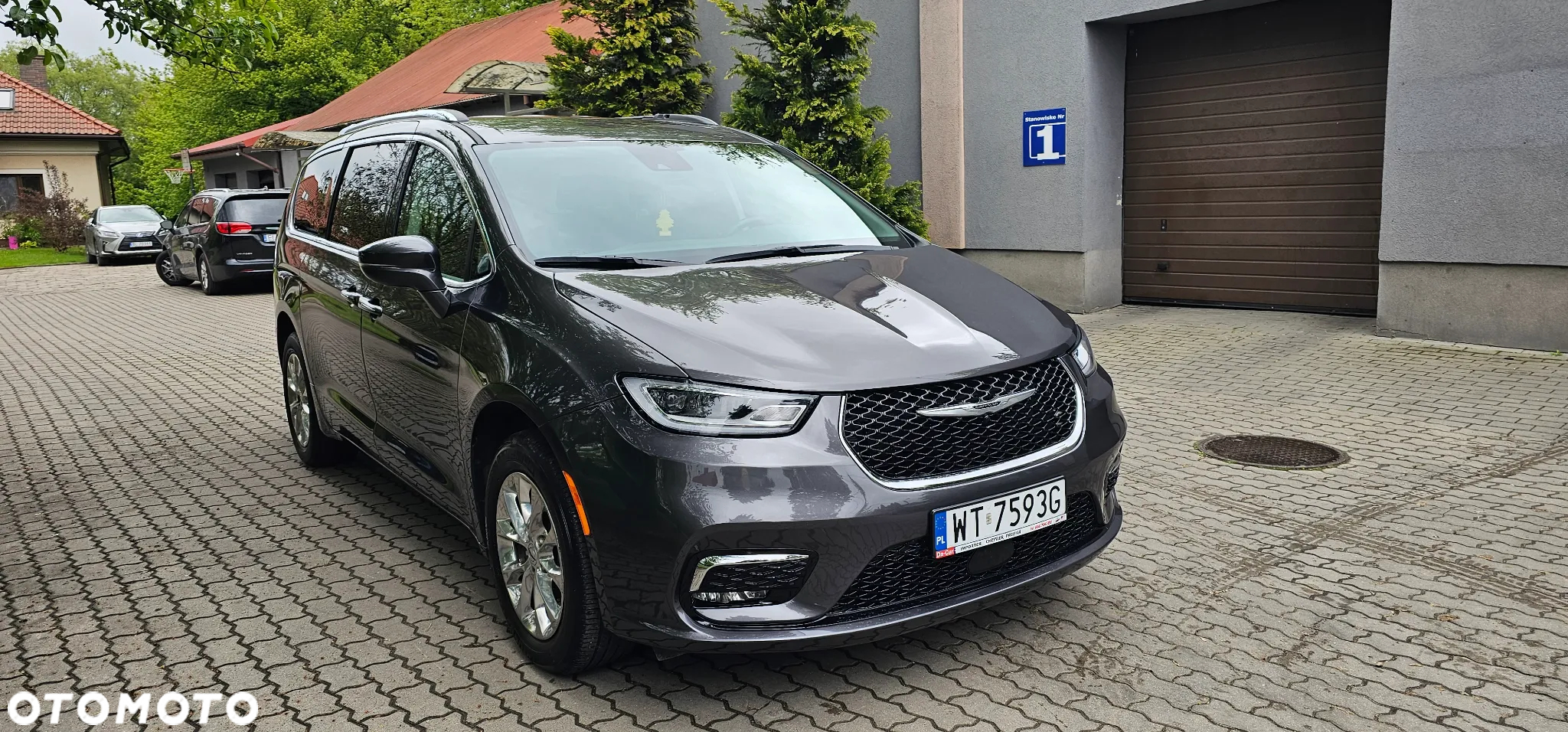 Chrysler Pacifica - 9