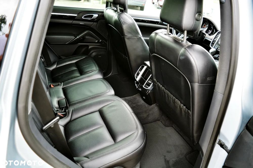 Porsche Cayenne Platinum Edition - 27