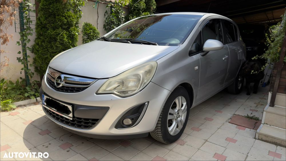 Opel Corsa 1.2 Enjoy - 1