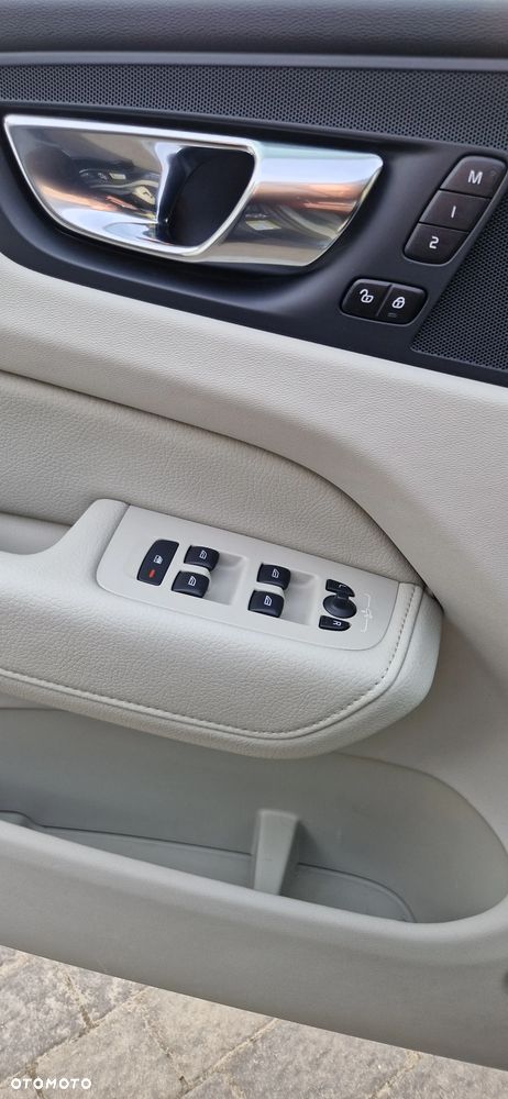 Volvo XC 60 B5 B Geartronic Momentum Pro - 19