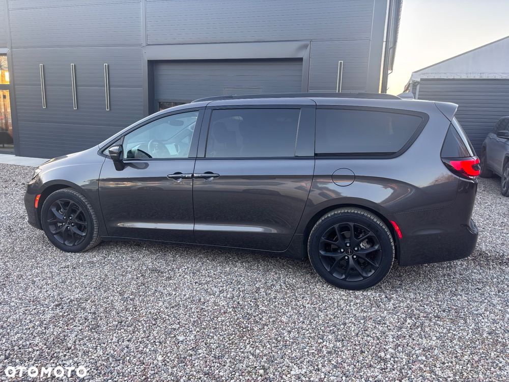 Chrysler Pacifica - 7