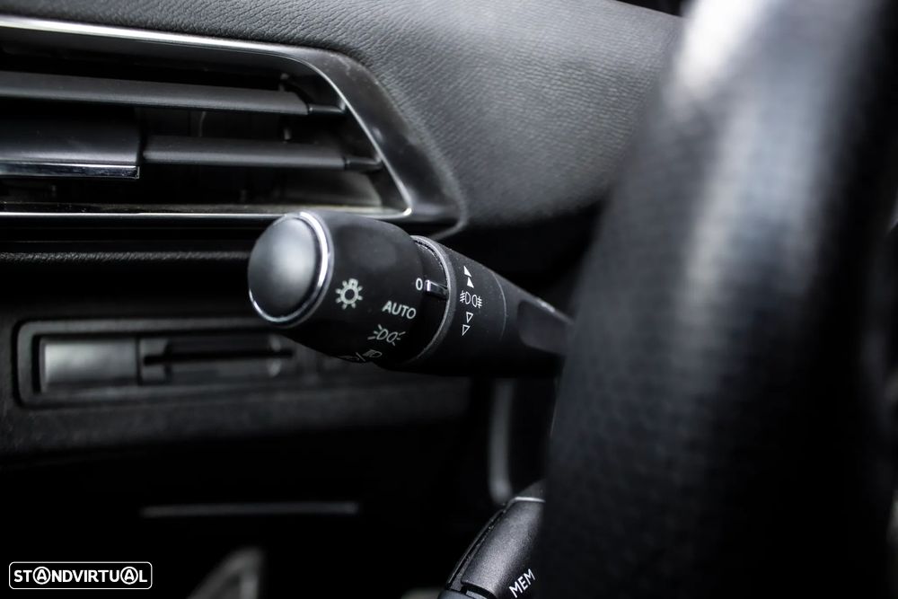 Peugeot 3008 1.6 PureTech GT EAT8 - 16