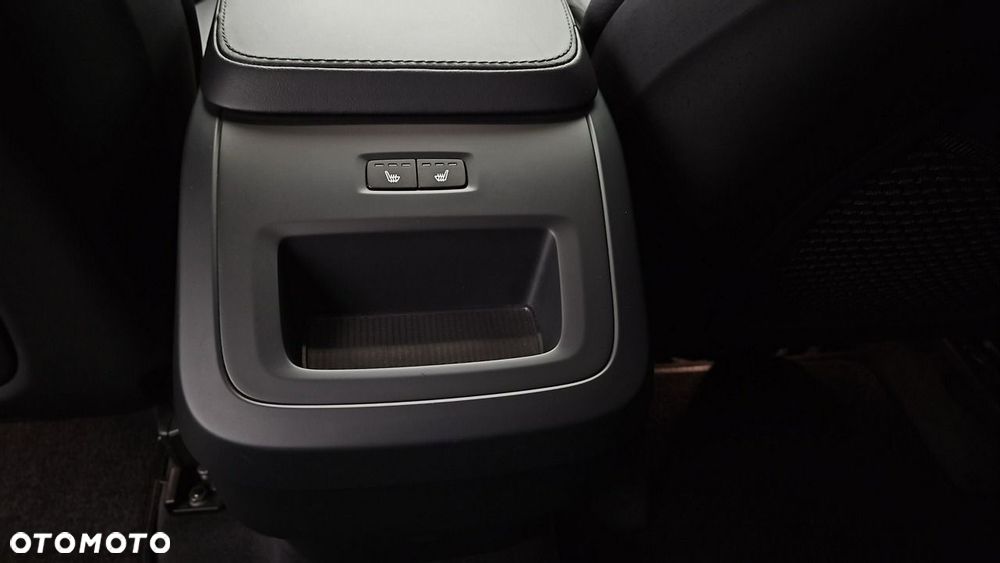 Volvo XC 90 B5 D AWD Plus Bright - 23