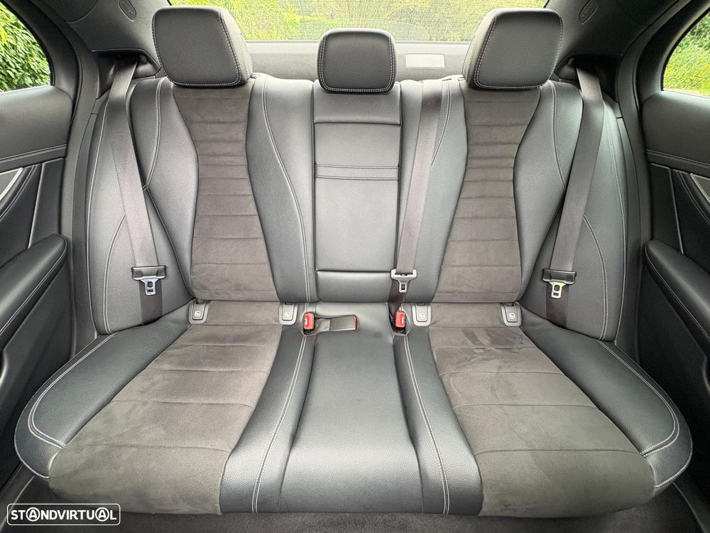 Mercedes-Benz E 220 d 4Matic 9G-TRONIC AMG Line - 35
