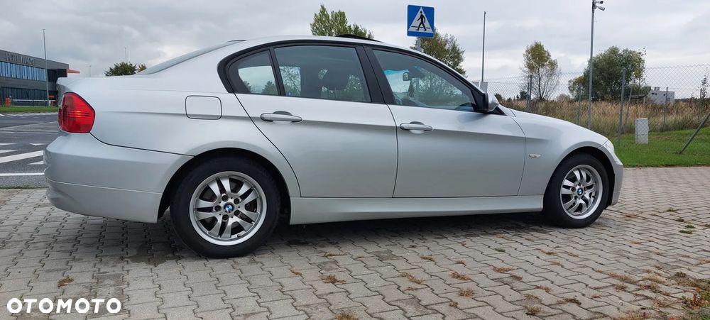 BMW Seria 3 318d - 3