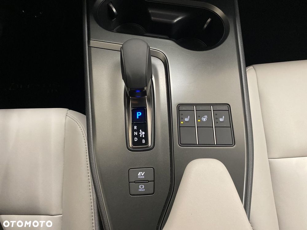 Lexus UX 300h F Sport Design - 20