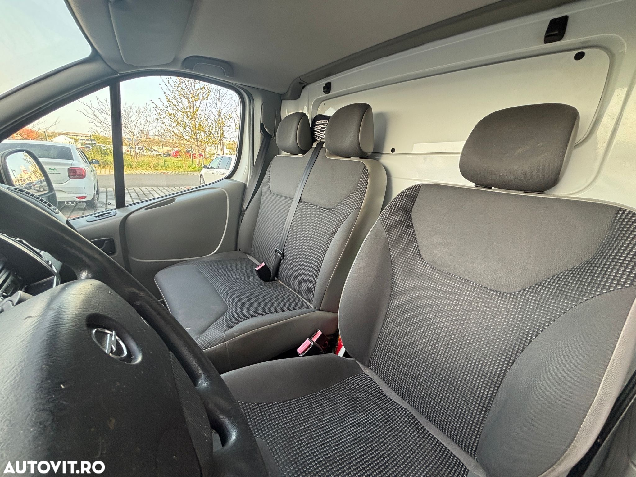 Opel Vivaro - 11