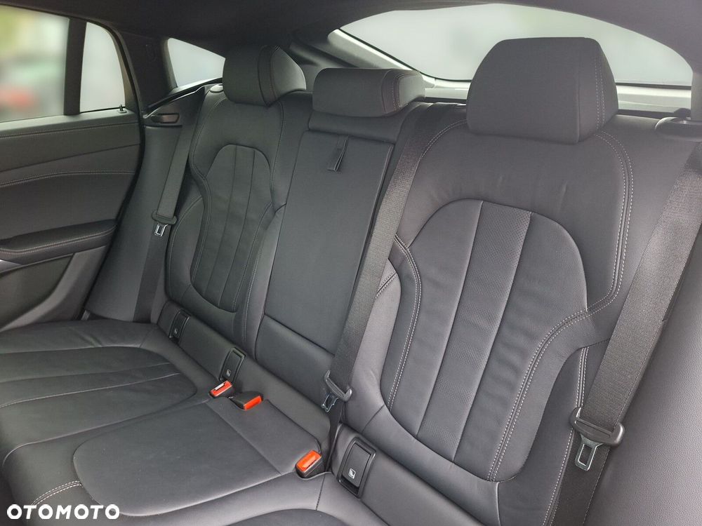 BMW X6 xDrive40d mHEV - 17