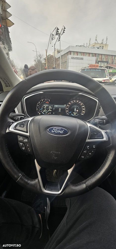 Ford Mondeo 2.0 TDCi Powershift Titanium - 8