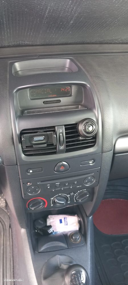 Renault Clio 1.2 16V Dynamique - 10