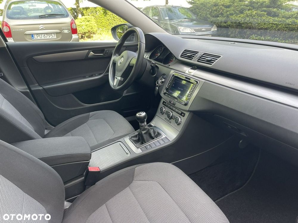Volkswagen Passat - 27