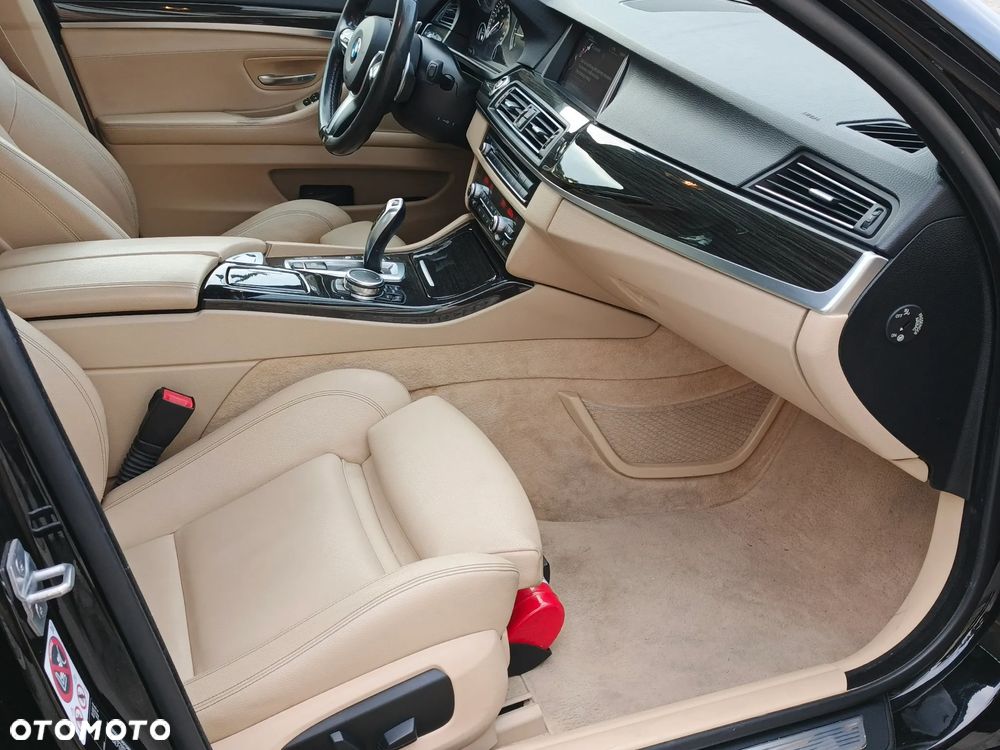 BMW Seria 5 520d xDrive - 21