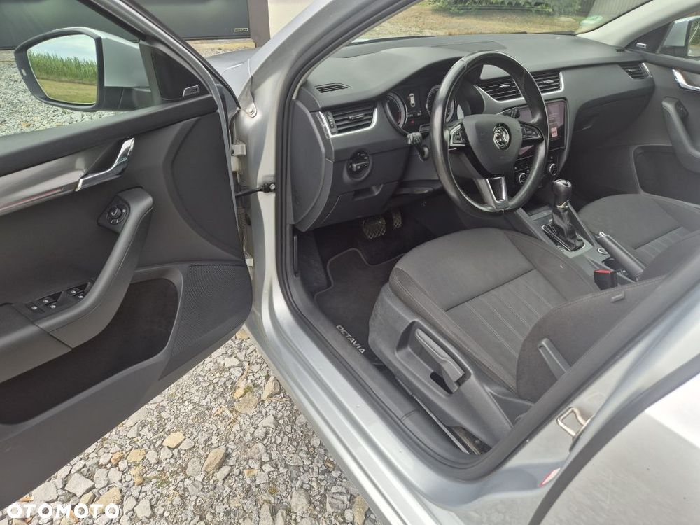 Skoda Octavia 1.6 TDI DSG Premium Edition - 6