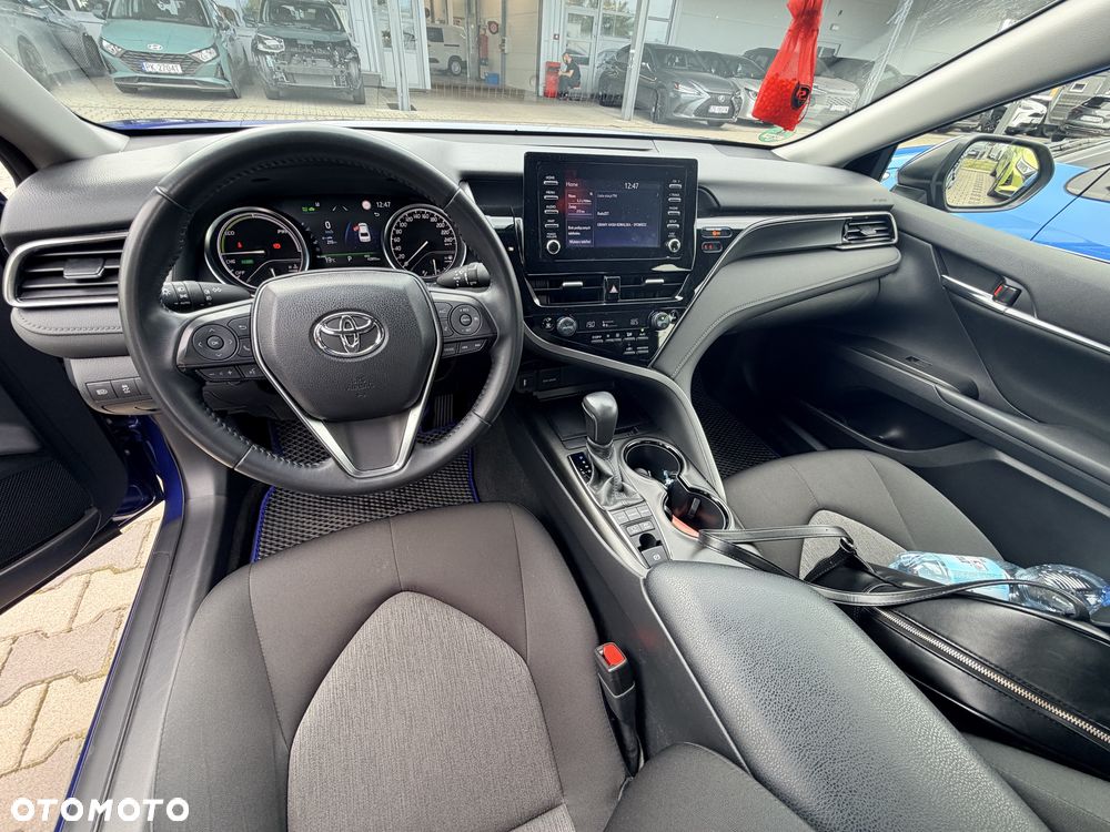 Toyota Camry - 5