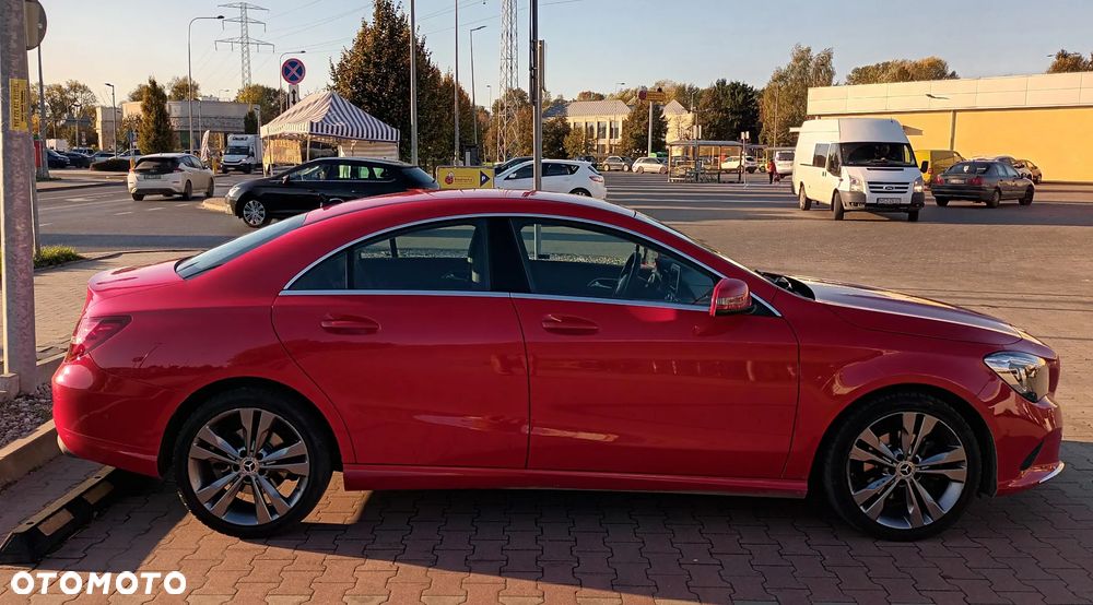 Mercedes-Benz CLA 200 7G-DCT Urban - 3