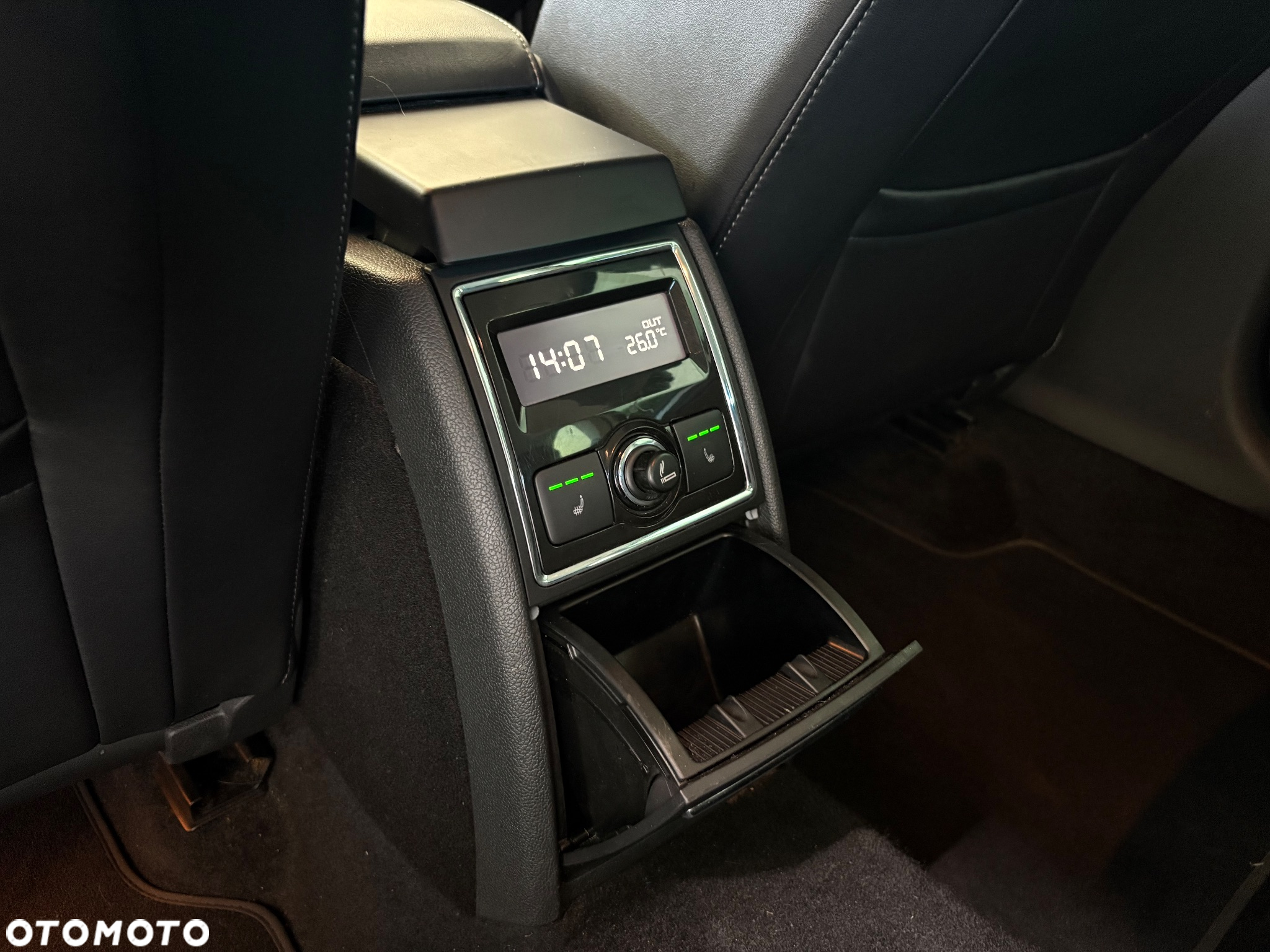 Skoda Superb 2.0 TDI Elegance DSG - 14