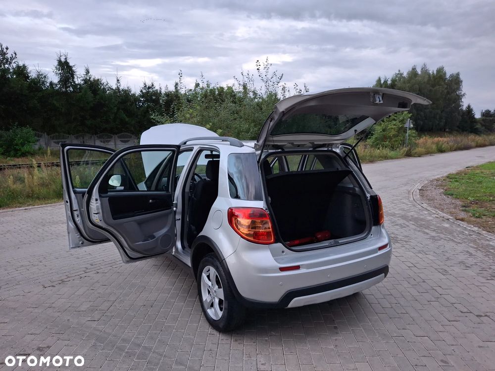 Suzuki SX4 1.6 Premium 4WD - 23