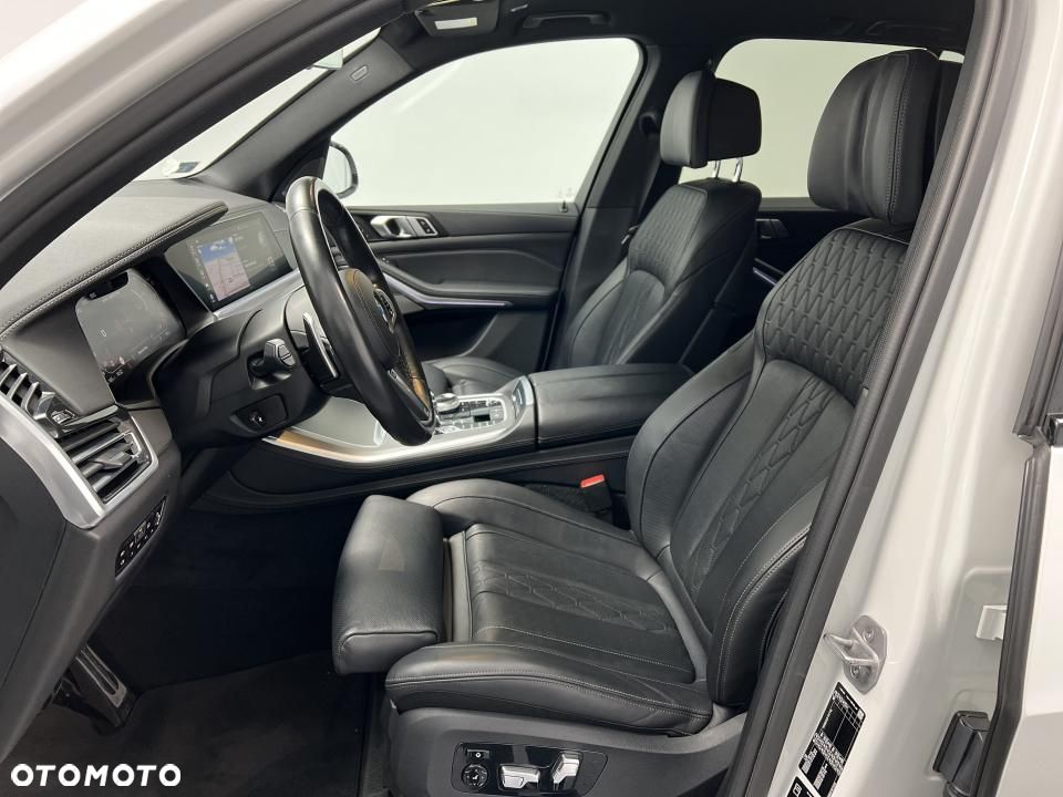 BMW X5 M M50d - 12