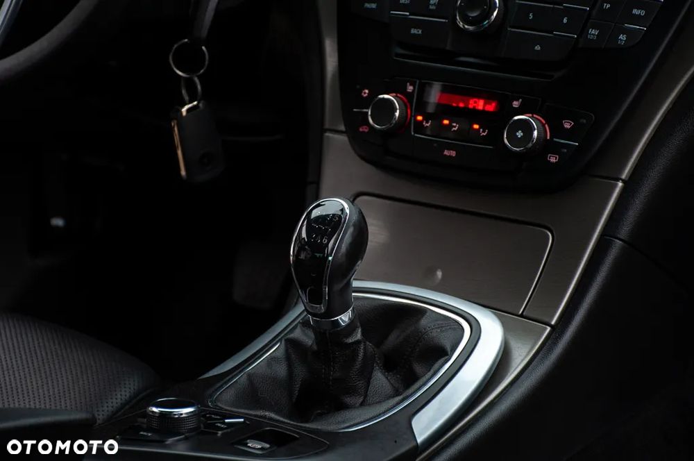 Opel Insignia - 25