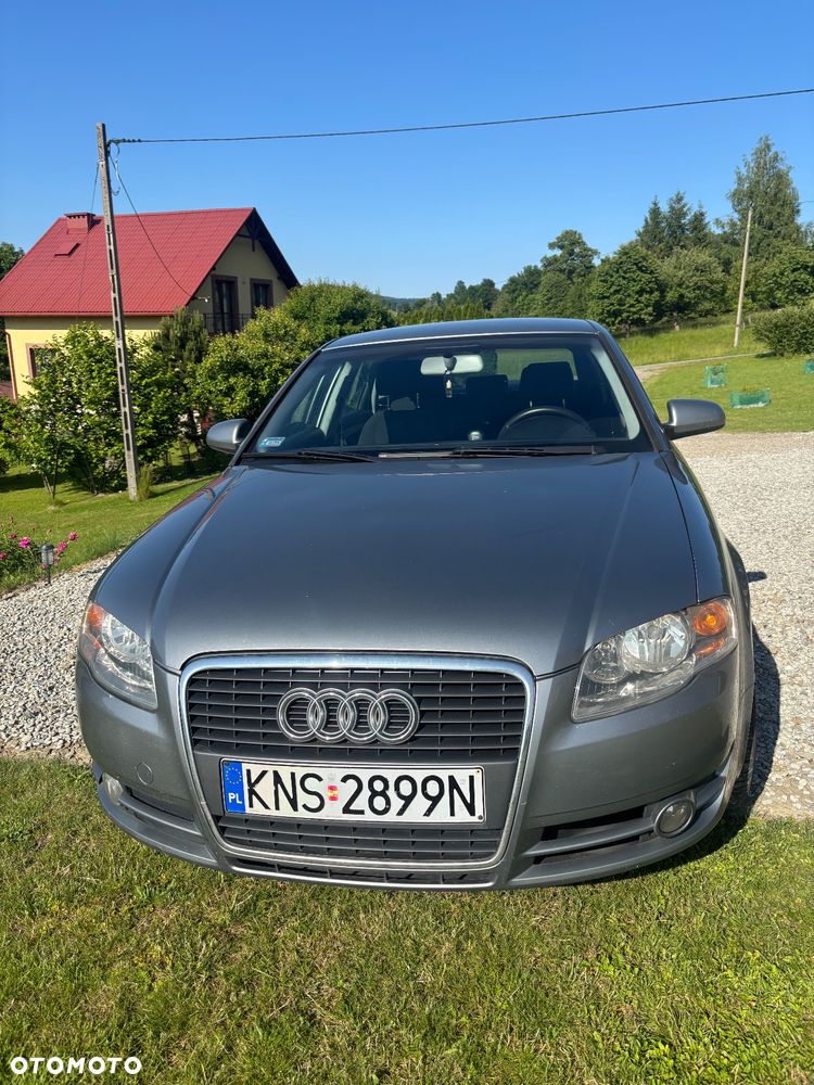 Audi A4 Limousine - 1