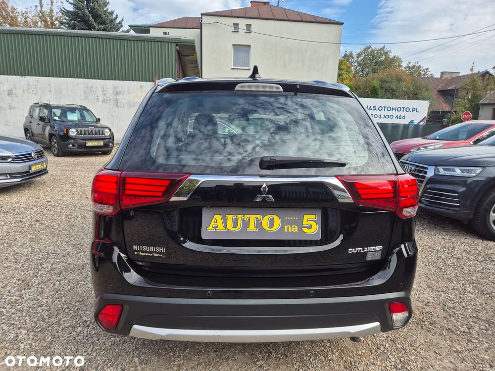 Mitsubishi Outlander - 11
