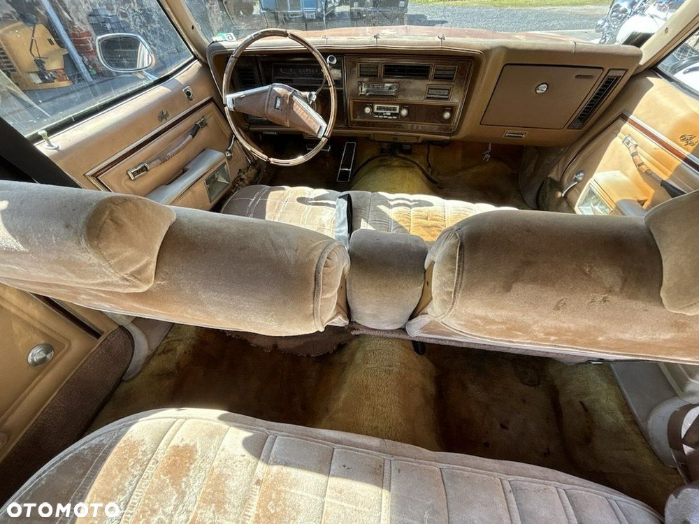 Oldsmobile Delta 88 - 10