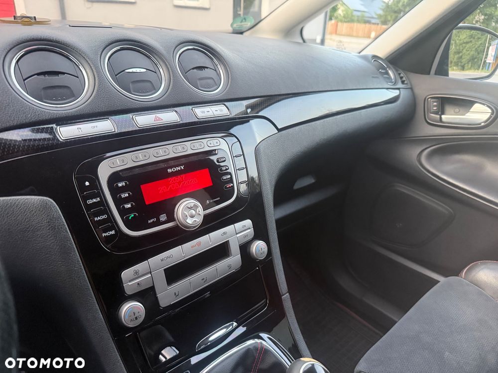 Ford S-Max - 22