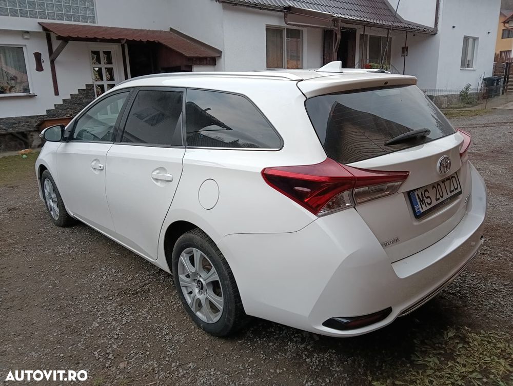 Toyota Auris 1.6 D-4D Edition-S - 1