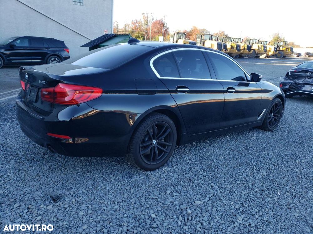 BMW Seria 5 530i xDrive Aut. - 4
