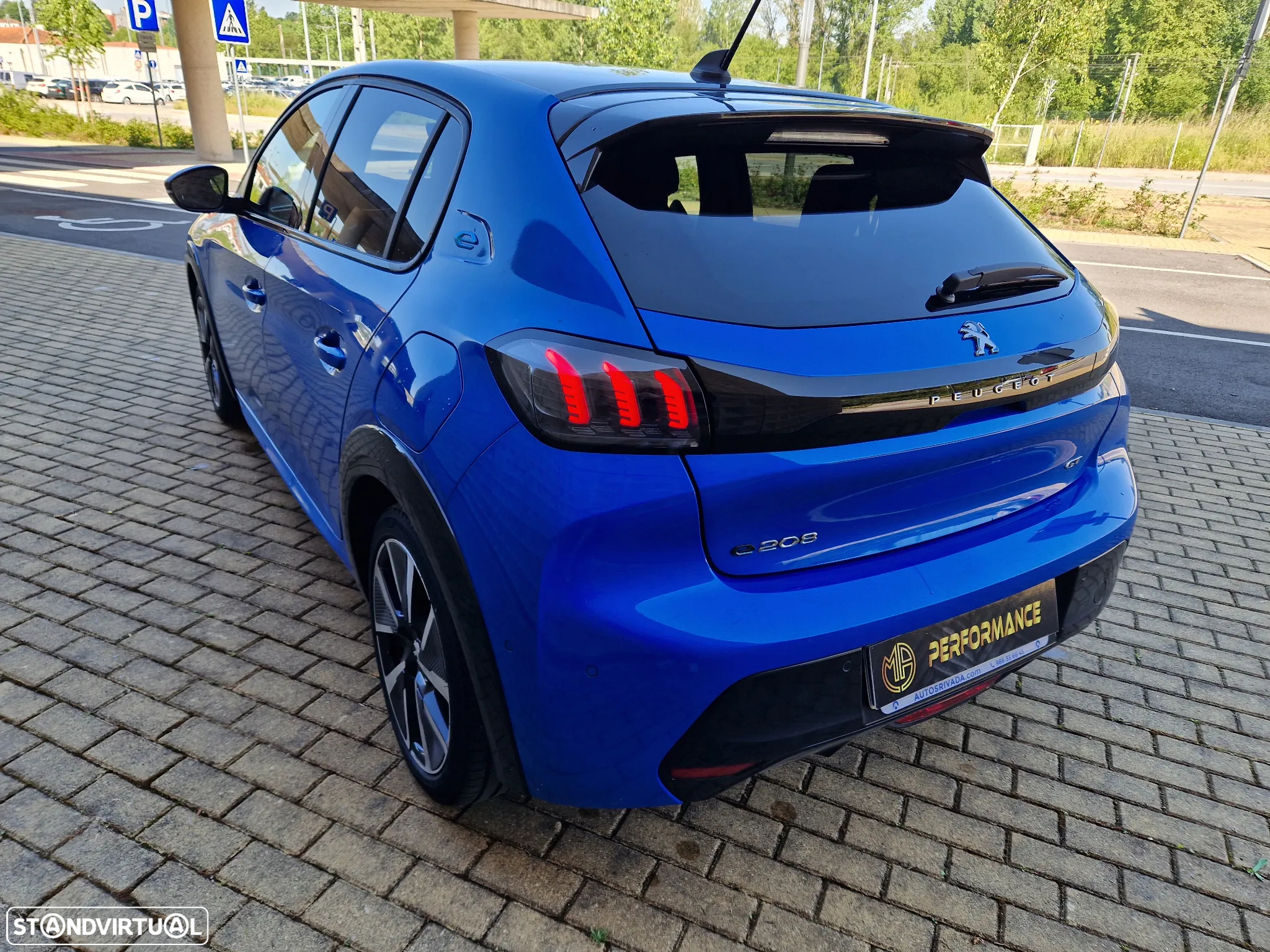Peugeot e-208 50 kWh GT Line - 4