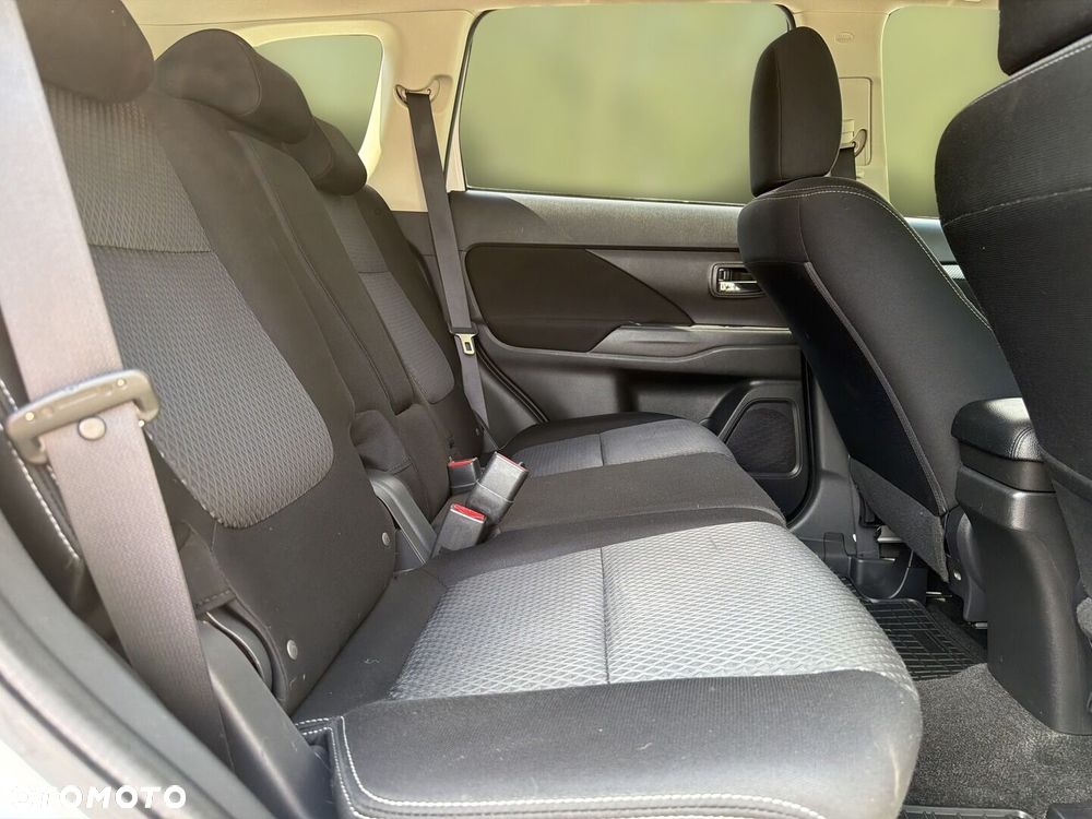 Mitsubishi Outlander 2.0 Intense 4WD CVT - 14