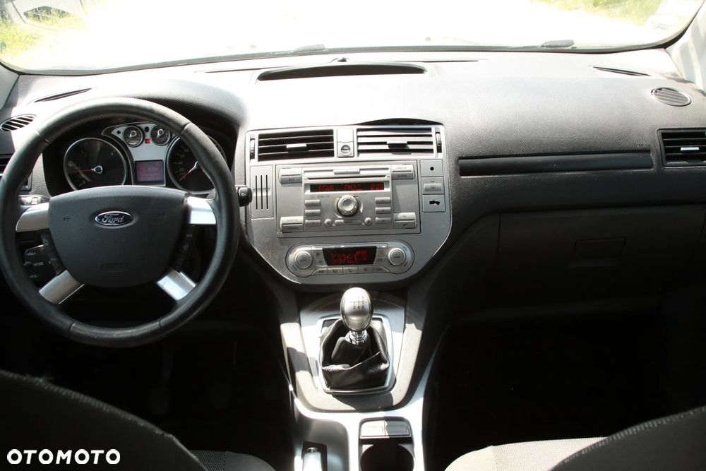 Ford Kuga 2.0 TDCi 2x4 Titanium - 12