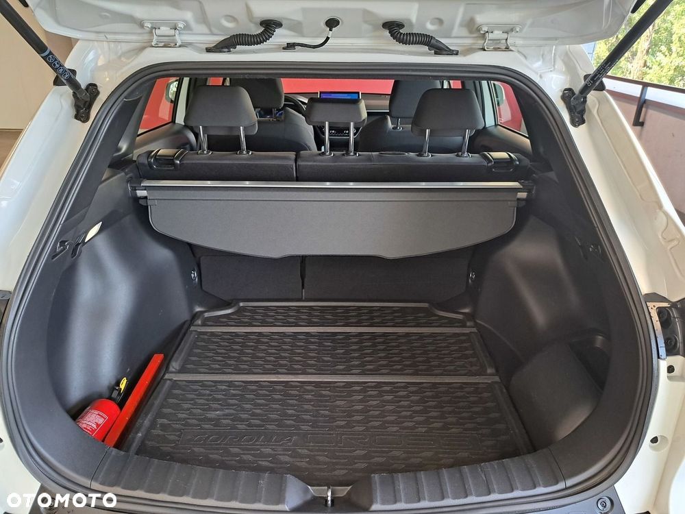 Toyota Corolla Cross - 13