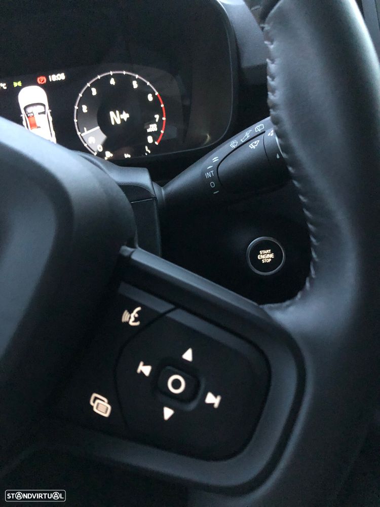 Volvo XC 40 1.5 T2 Momentum Plus - 27