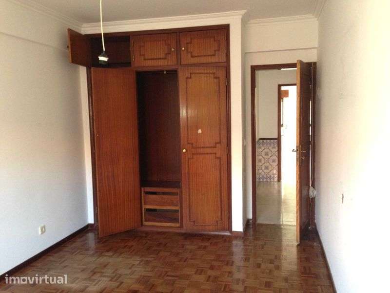 Apartamento T2 em Mem Martins - Grande imagem: 4/12