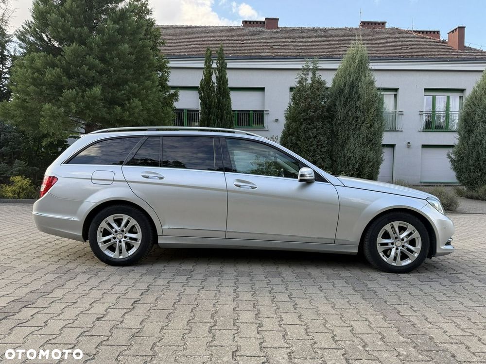 Mercedes-Benz Klasa C 250 CDI DPF 4Matic 7G-TRONIC BlueEFFICIENCY Avantgarde - 39