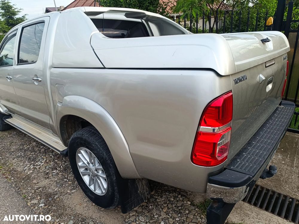 Toyota Hilux - 4