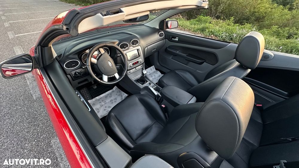 Ford Focus 2.0 16V Titanium - 25