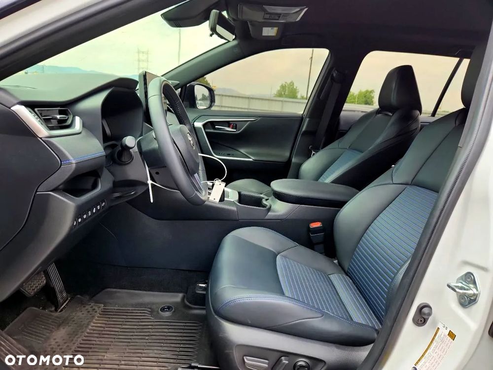 Toyota RAV4 - 7