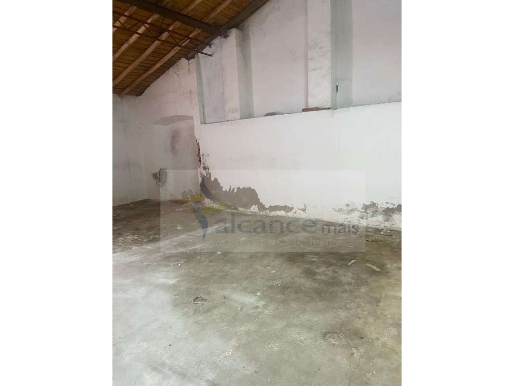 Espaço Versátil com Grande Potencial , Comércio, Serviços ou Habitação - Grande imagem: 3/10