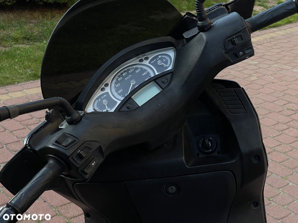 Yamaha X-max - 6